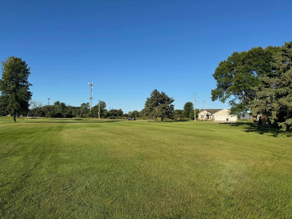 Photo of 7938 N STOMMEL Road, SHERWOOD, WI 54169 (MLS # 50314741)