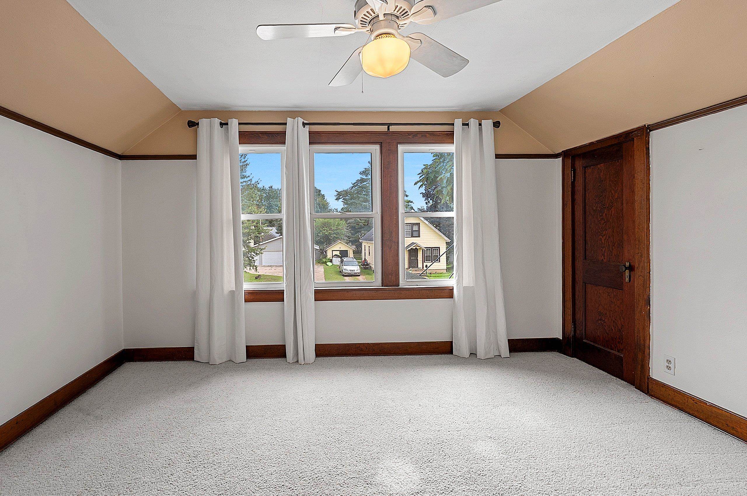 Shawano, Wisconsin 54166, United States, 3 Bedrooms Bedrooms, ,2 BathroomsBathrooms,Residential,Active,197304