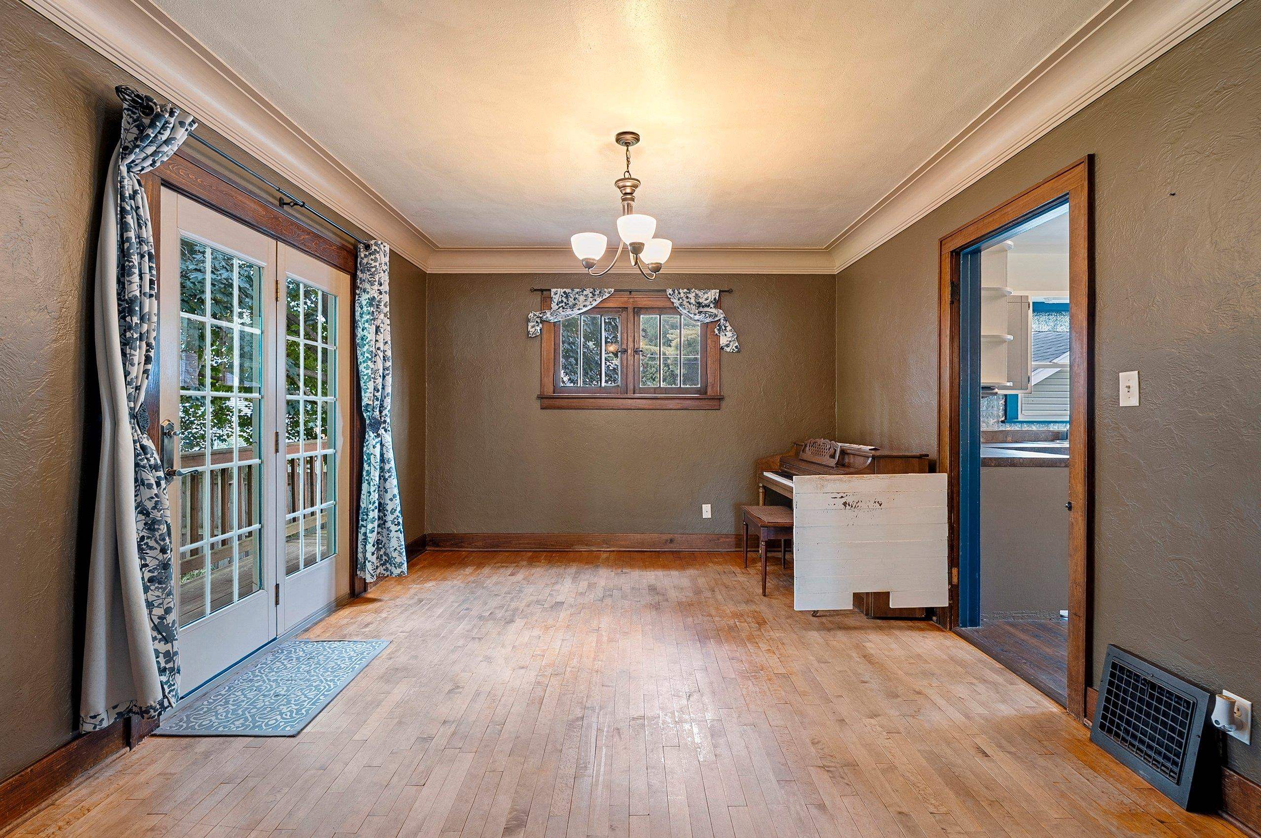 Shawano, Wisconsin 54166, United States, 3 Bedrooms Bedrooms, ,2 BathroomsBathrooms,Residential,Active,197304