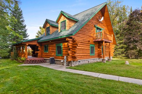 Photo of 15811 CEDAR RIDGE Lane, MOUNTAIN, WI 54149 (MLS # 50319829)