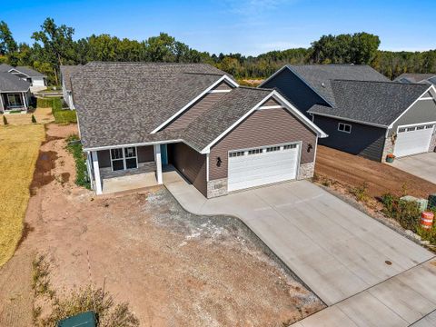 Photo of 2334 WHISPERING WIND Lane, HOWARD, WI 54303 (MLS # 50319669)