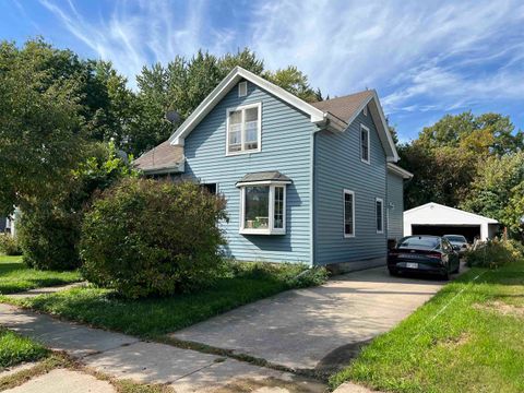 Photo of 75 LAWSON Street, MENASHA, WI 54952 (MLS # 50316271)