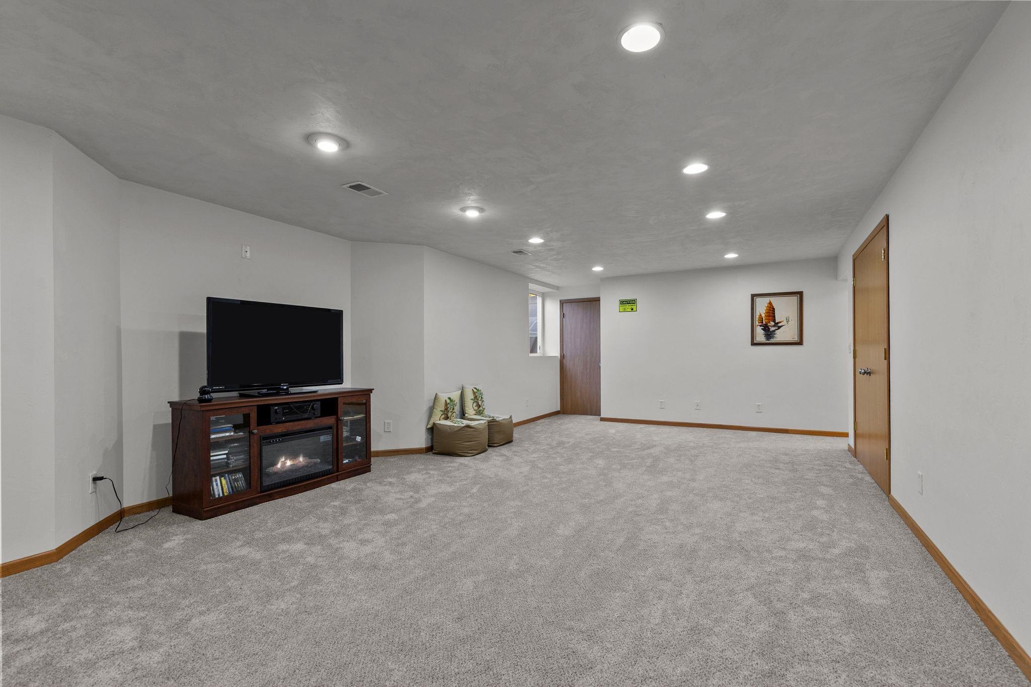 Sherwood, Wisconsin 54169, United States, 7 Bedrooms Bedrooms, ,5 BathroomsBathrooms,Residential,Active,58825