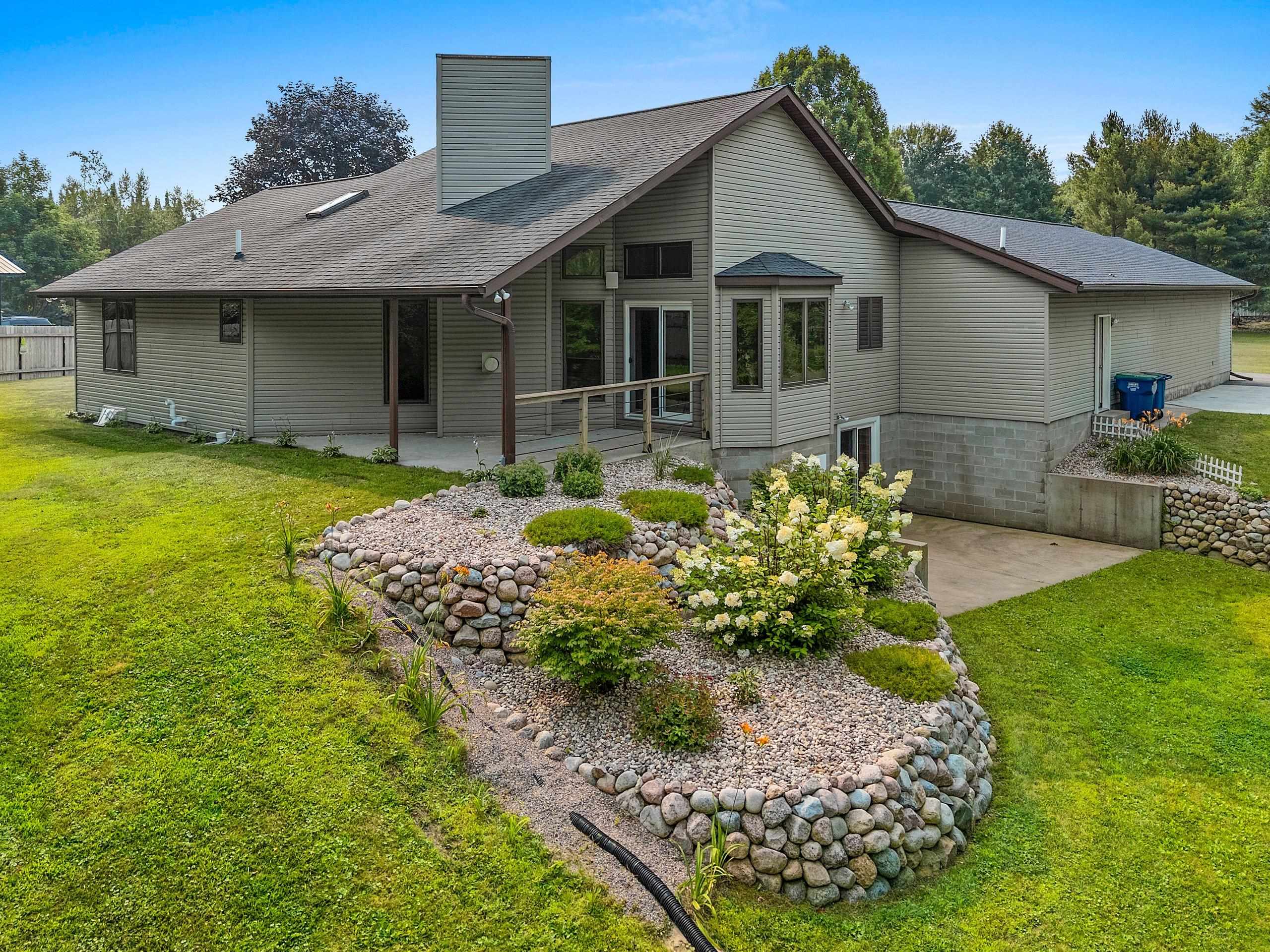 Wittenberg, Wisconsin 54499, United States, 3 Bedrooms Bedrooms, ,3 BathroomsBathrooms,Residential,Pending,185692