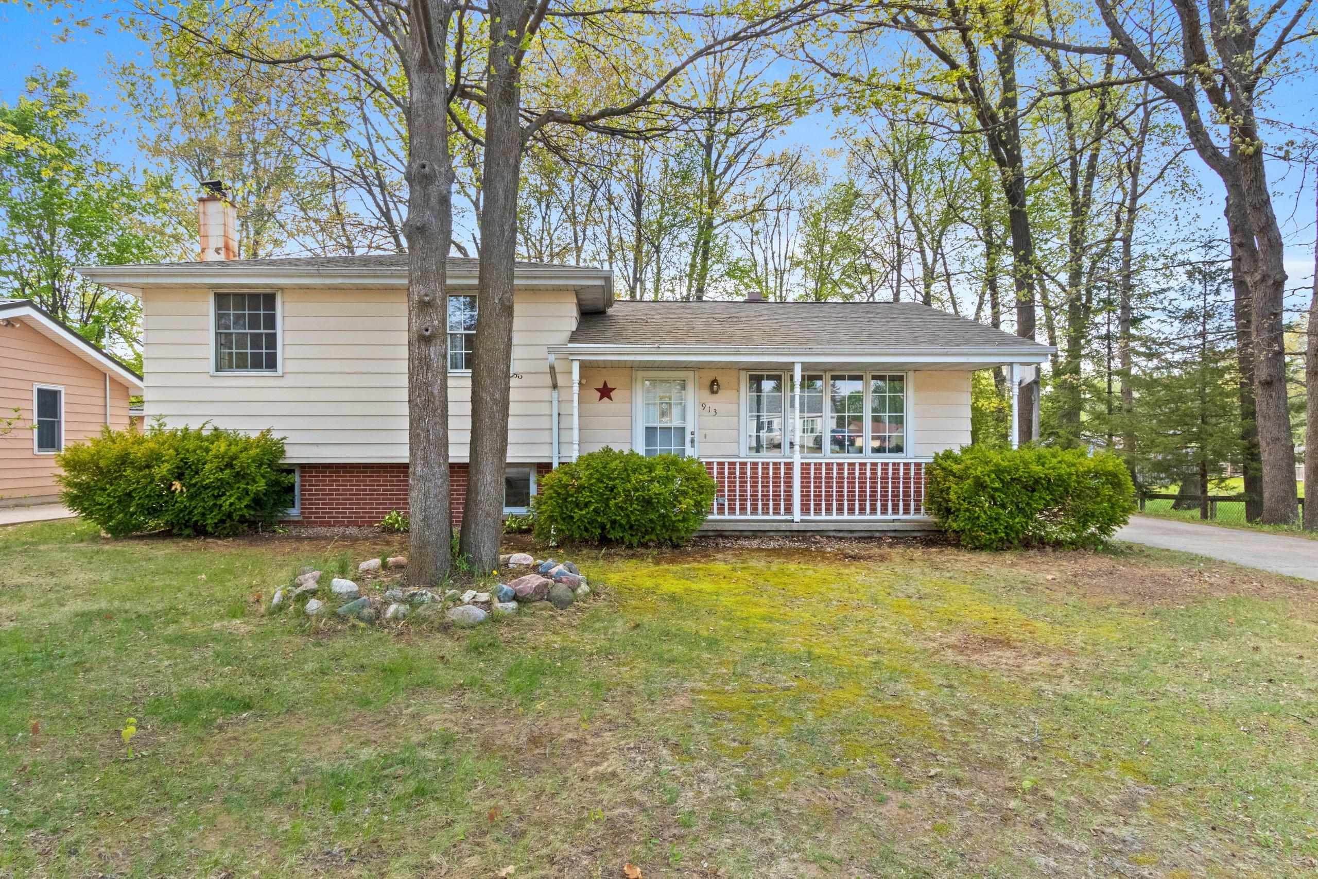 Shawano, Wisconsin 54166, United States, 4 Bedrooms Bedrooms, ,1 BathroomBathrooms,Residential,Active,131966 Shawano, Wisconsin 54166, United States, 4 Bedrooms Bedrooms, ,1 BathroomBathrooms,Residential,Active,131966