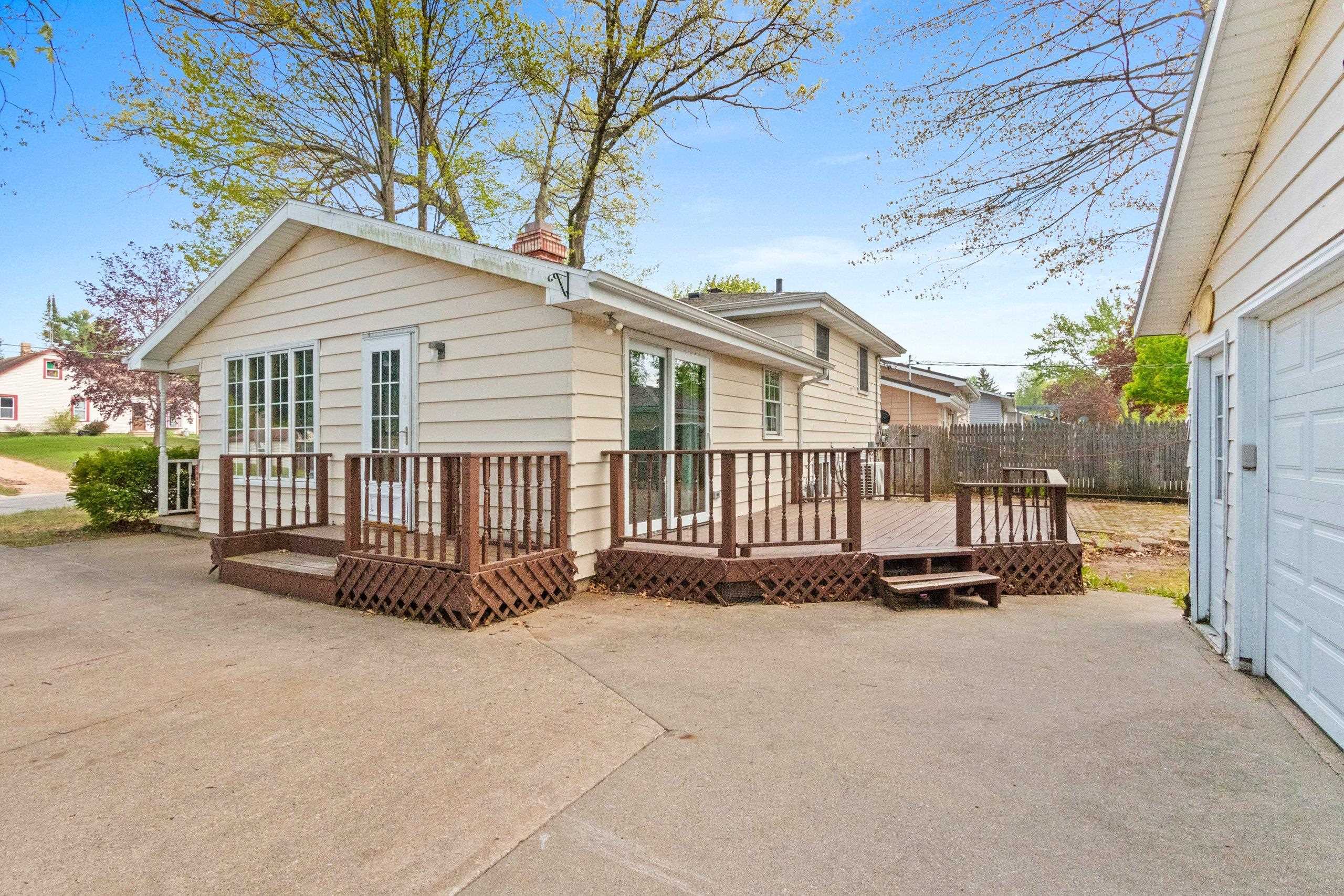 Shawano, Wisconsin 54166, United States, 4 Bedrooms Bedrooms, ,1 BathroomBathrooms,Residential,Active,131966