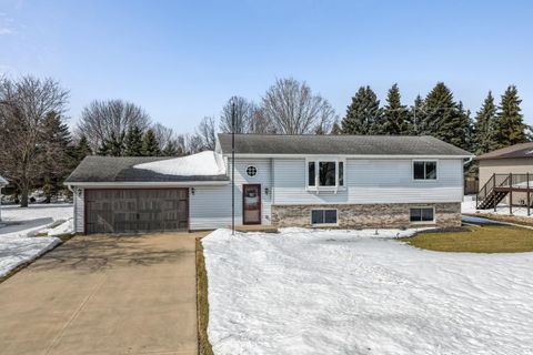 620 SUNRISE Drive RIPON WI 54971