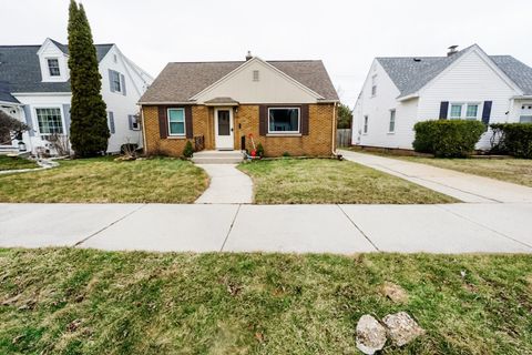 Photo of 1344 SCHOOL Avenue, SHEBOYGAN, WI 53081 (MLS # 50323121)