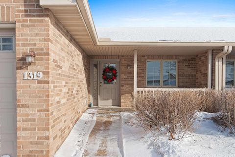 Photo of 1319 POND VIEW Circle #59, DE PERE, WI 54115 (MLS # 50318613)