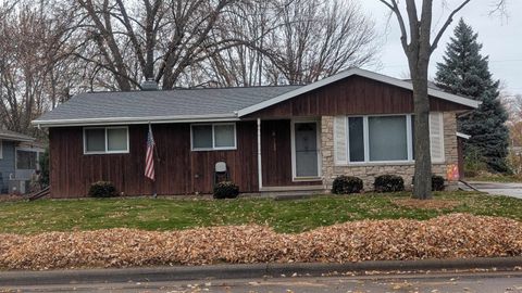 Photo of 1122 GREEN ACRES Lane, NEENAH, WI 54956 (MLS # 50318366)