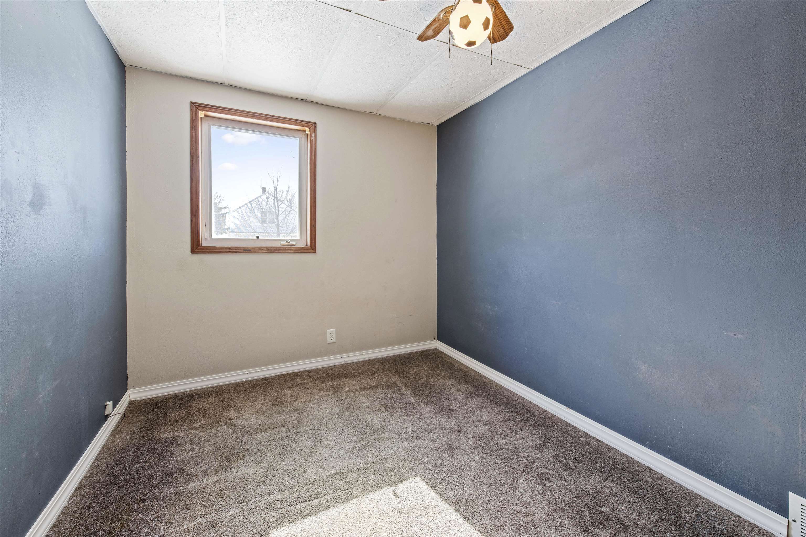 1120 ELIZABETH Avenue