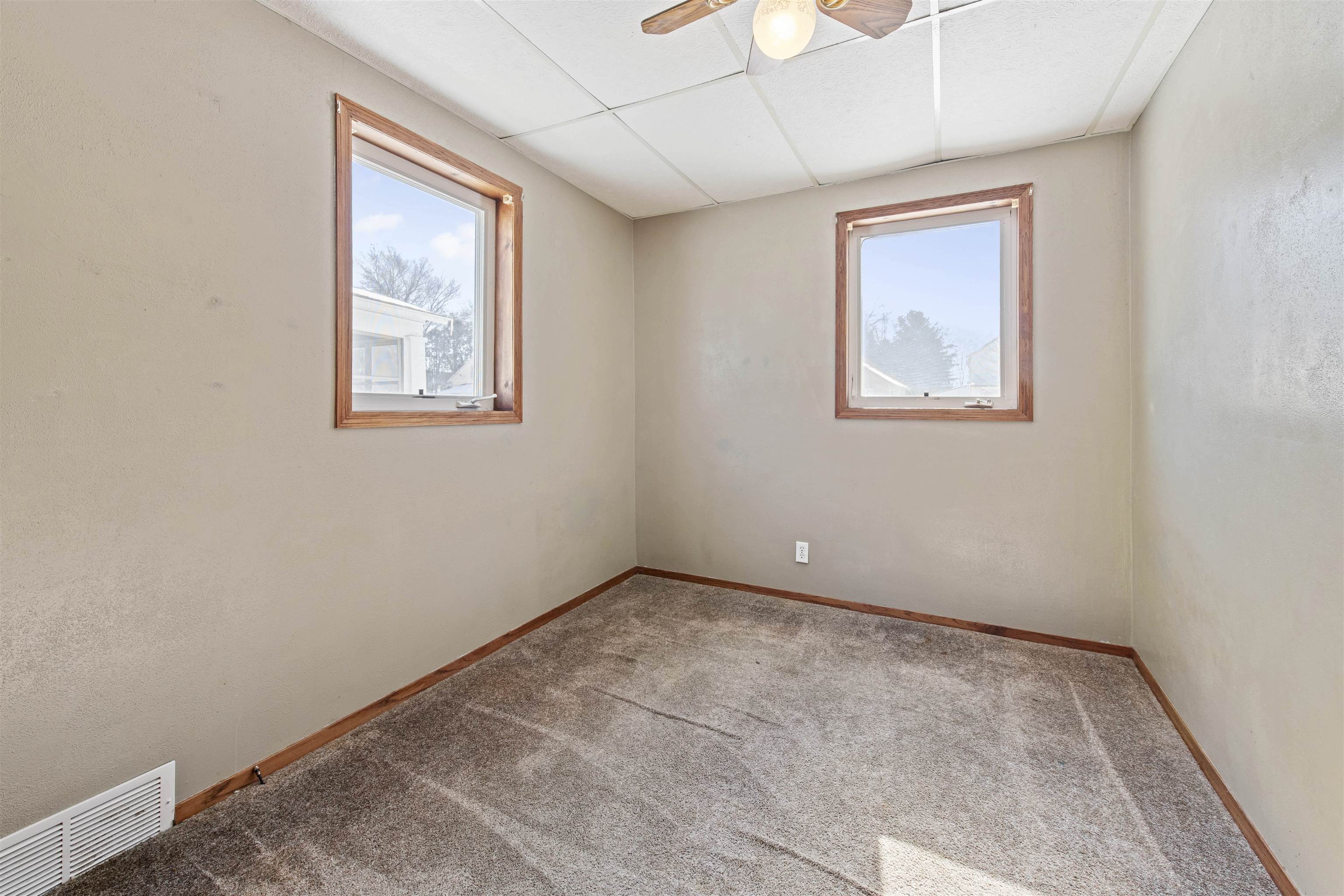 1120 ELIZABETH Avenue