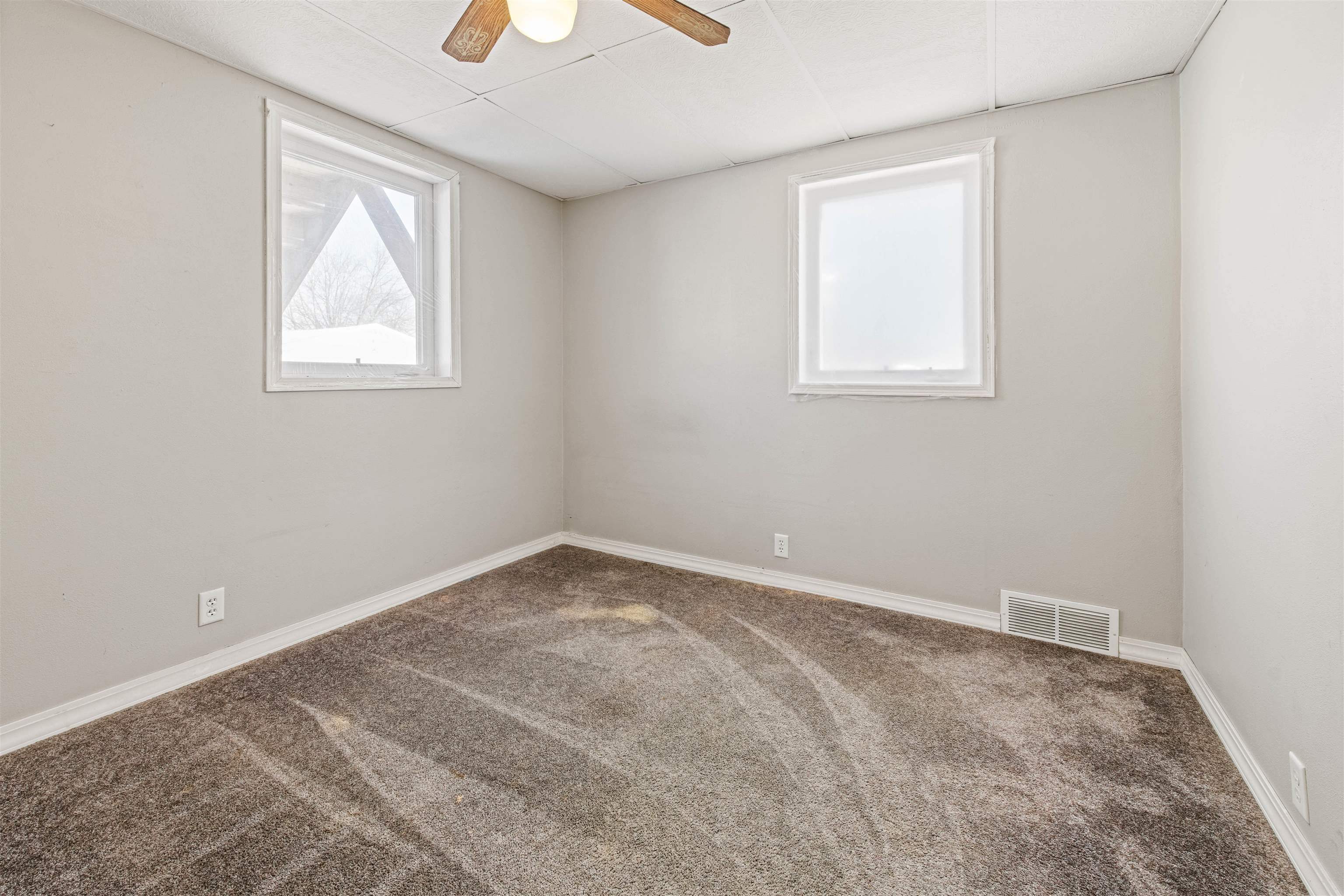 1120 ELIZABETH Avenue