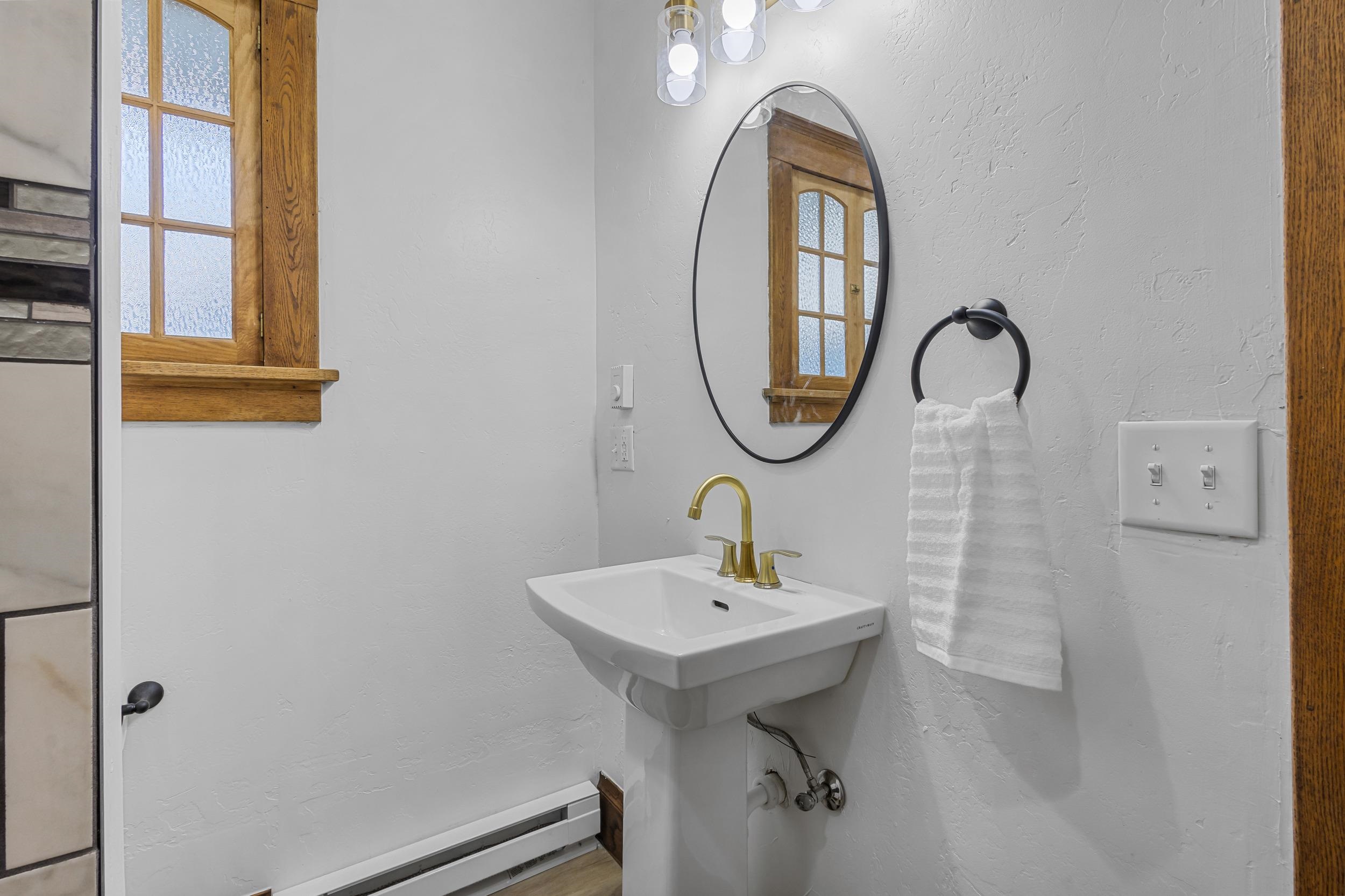 Shawano, Wisconsin 54166, United States, 4 Bedrooms Bedrooms, ,2 BathroomsBathrooms,Residential,Active,248104