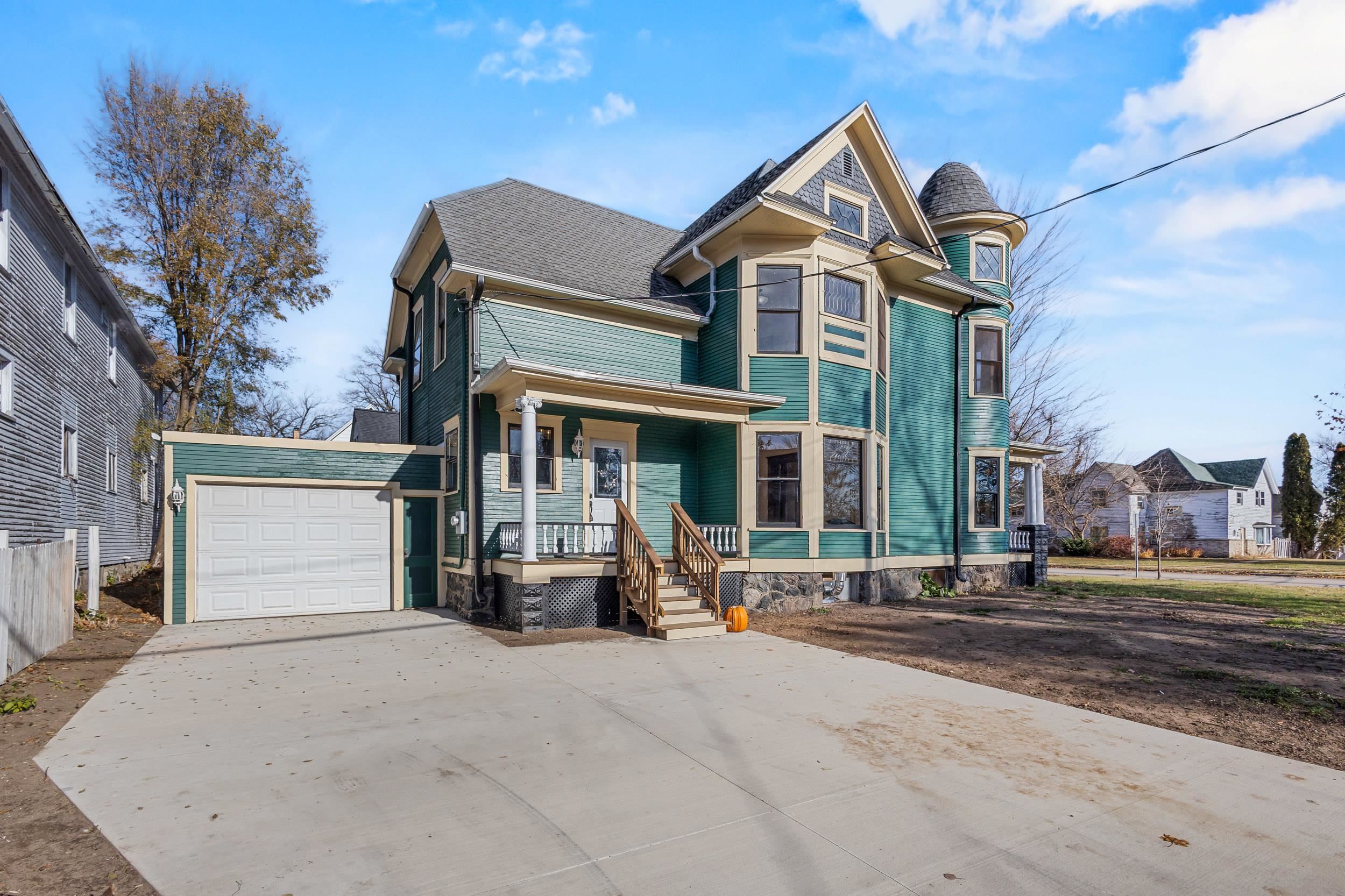 Shawano, Wisconsin 54166, United States, 4 Bedrooms Bedrooms, ,2 BathroomsBathrooms,Residential,Active,248104