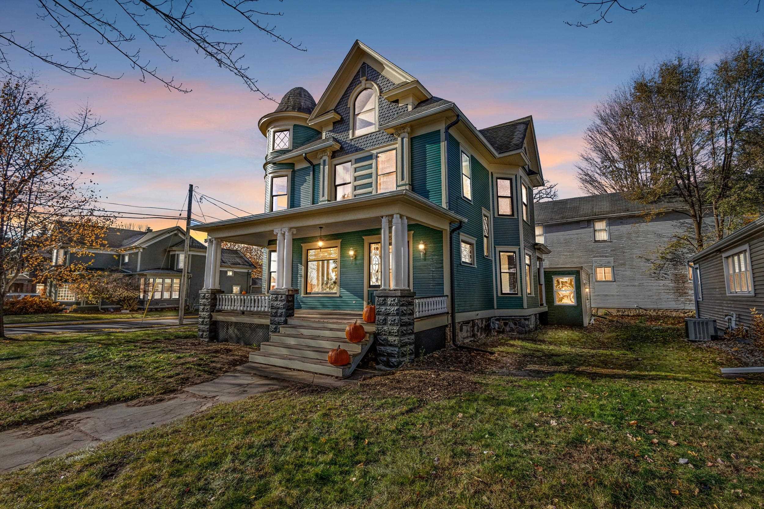 Shawano, Wisconsin 54166, United States, 4 Bedrooms Bedrooms, ,2 BathroomsBathrooms,Residential,Active,248104