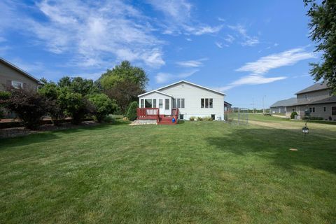 Photo of N8801 LAKESHORE Drive, VAN DYNE, WI 54979 (MLS # 50315885)