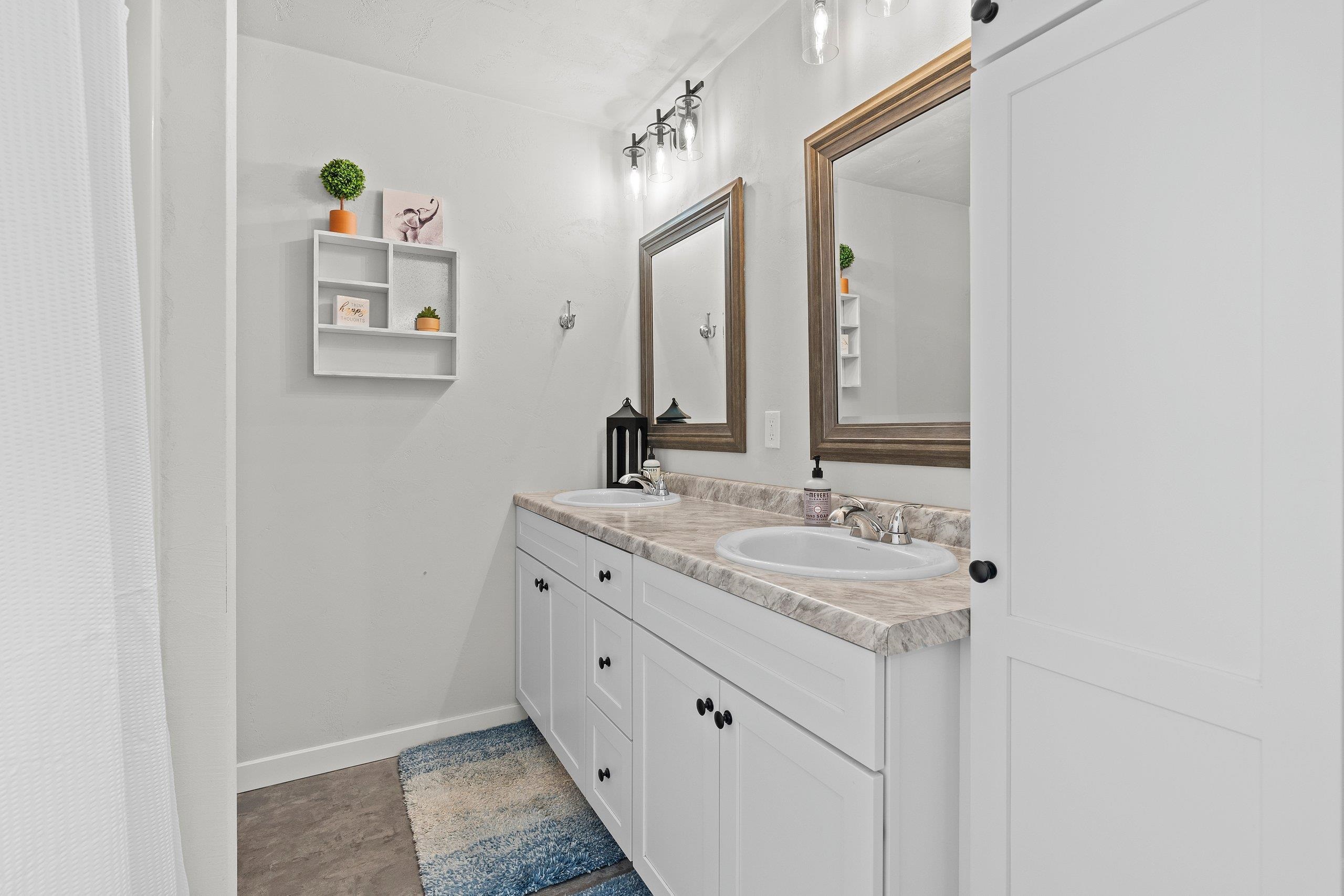 Hortonville, Wisconsin 54944, United States, 3 Bedrooms Bedrooms, ,2 BathroomsBathrooms,Residential,Active,98853