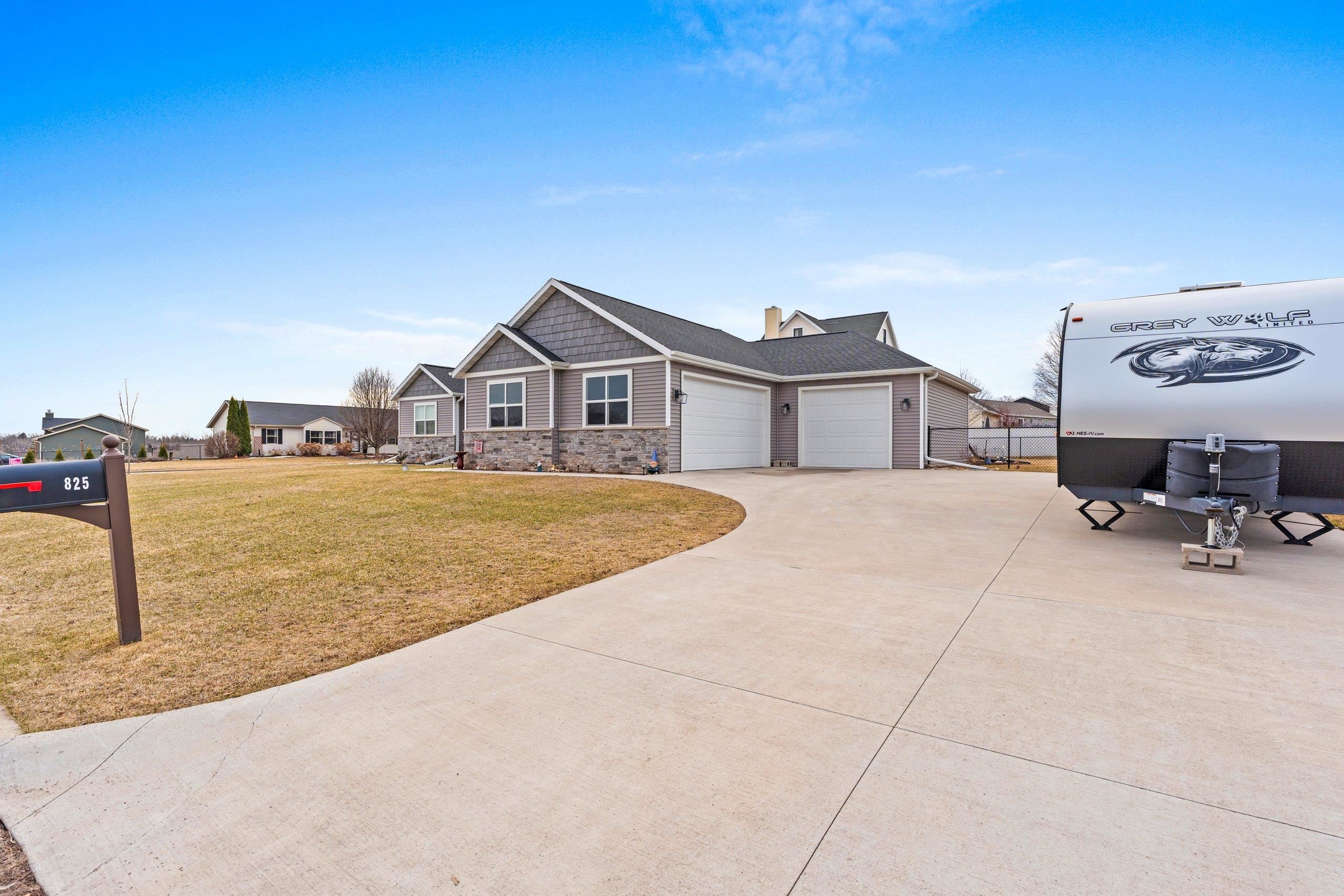 Hortonville, Wisconsin 54944, United States, 3 Bedrooms Bedrooms, ,2 BathroomsBathrooms,Residential,Active,98853