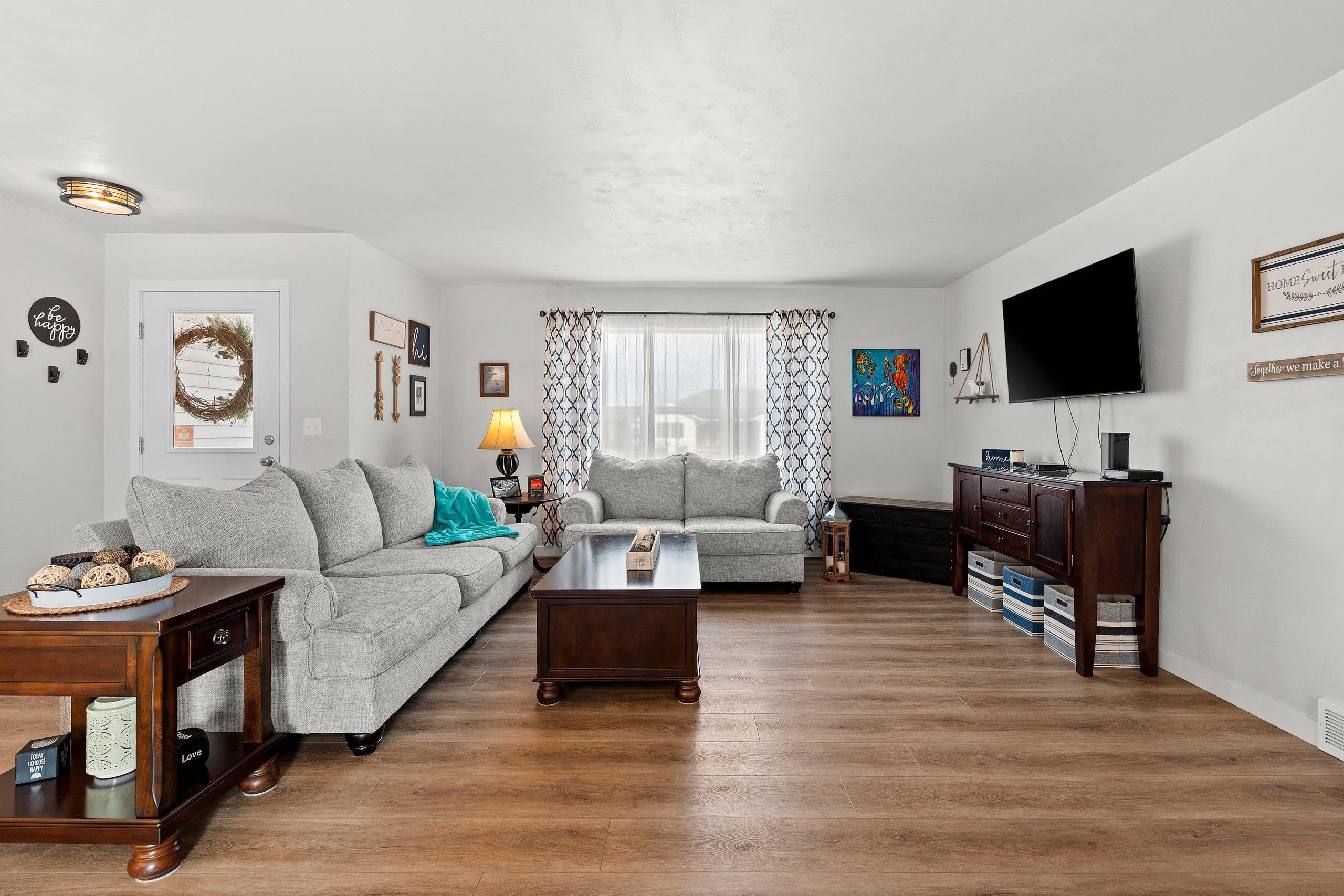 Hortonville, Wisconsin 54944, United States, 3 Bedrooms Bedrooms, ,2 BathroomsBathrooms,Residential,Active,98853