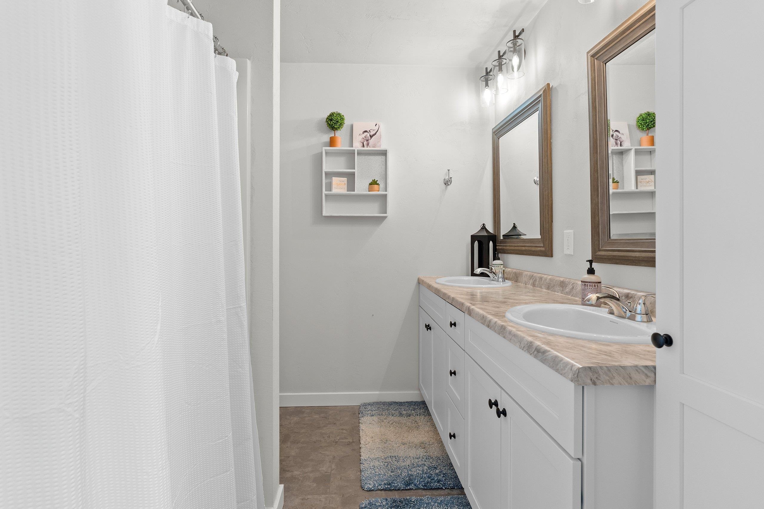 Hortonville, Wisconsin 54944, United States, 3 Bedrooms Bedrooms, ,2 BathroomsBathrooms,Residential,Active,98853