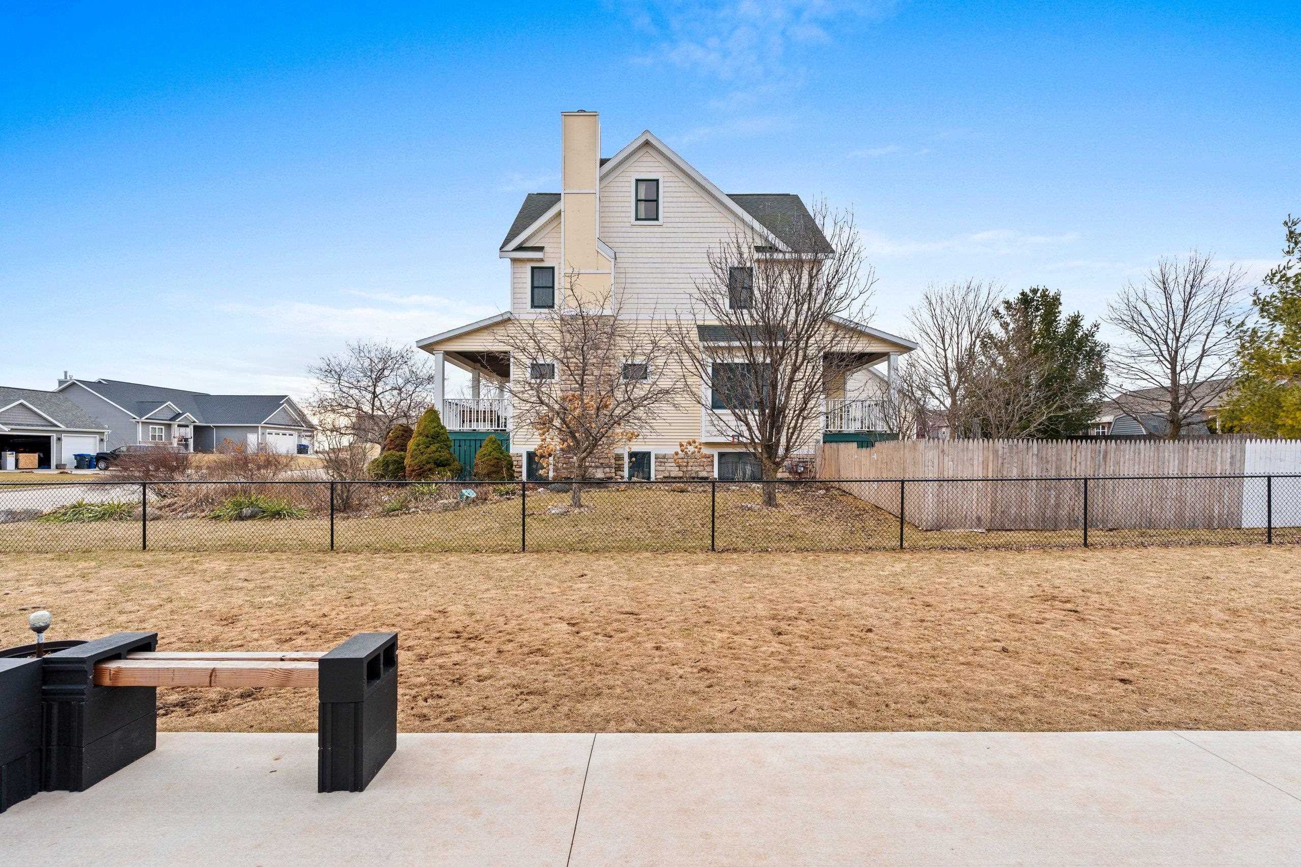 Hortonville, Wisconsin 54944, United States, 3 Bedrooms Bedrooms, ,2 BathroomsBathrooms,Residential,Active,98853