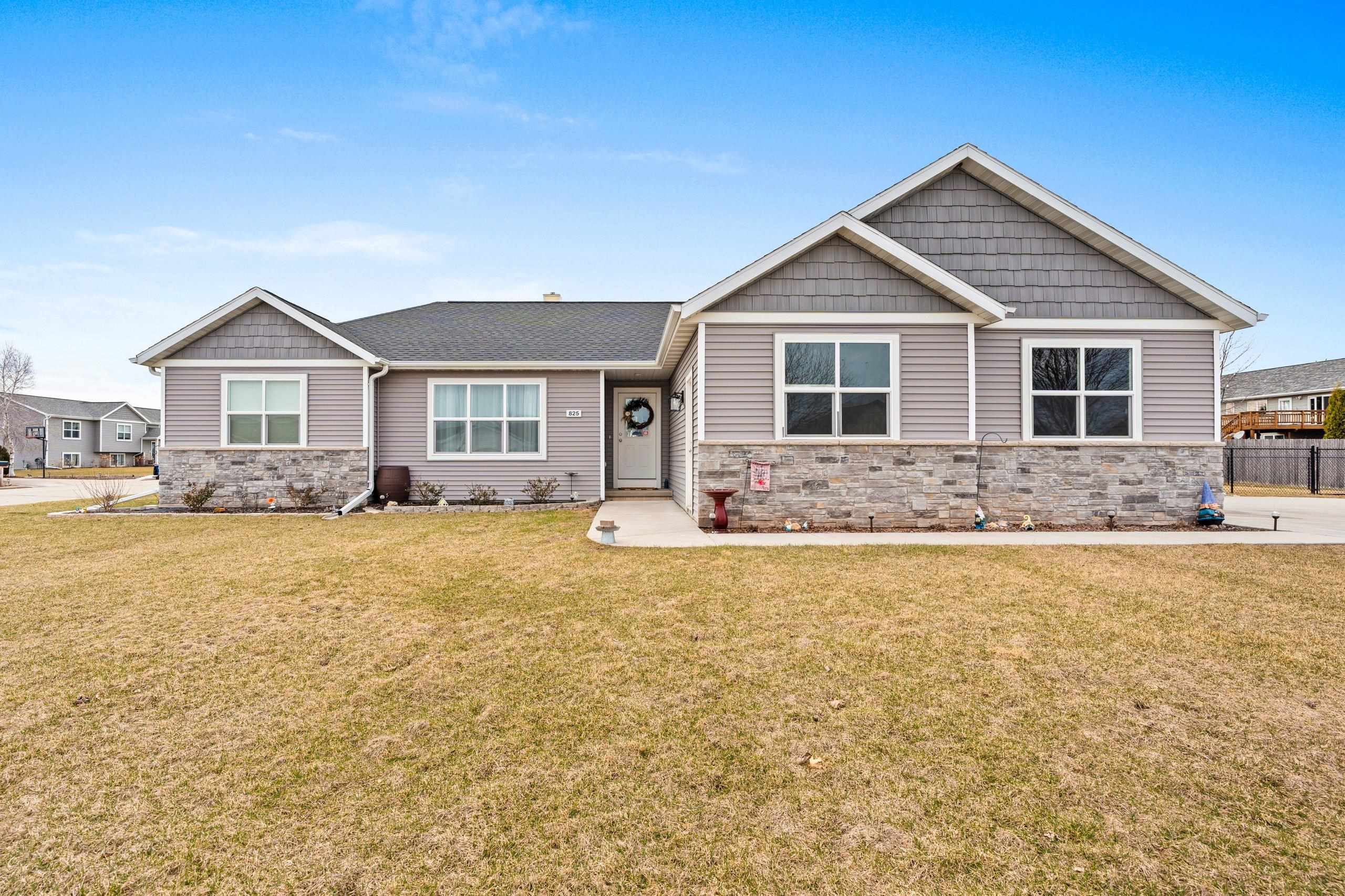 Hortonville, Wisconsin 54944, United States, 3 Bedrooms Bedrooms, ,2 BathroomsBathrooms,Residential,Active,98853