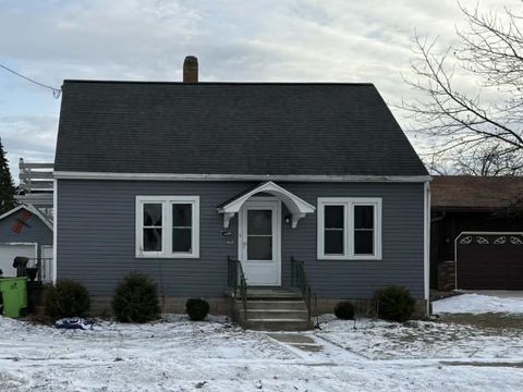 Photo of 139 SCHOOL Street, CHILTON, WI 53014 (MLS # 50320085)