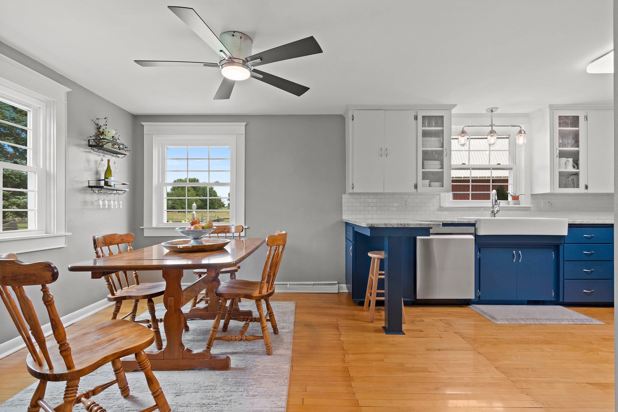 Shawano, Wisconsin 54166, United States, 3 Bedrooms Bedrooms, ,2 BathroomsBathrooms,Residential,Pending,51404