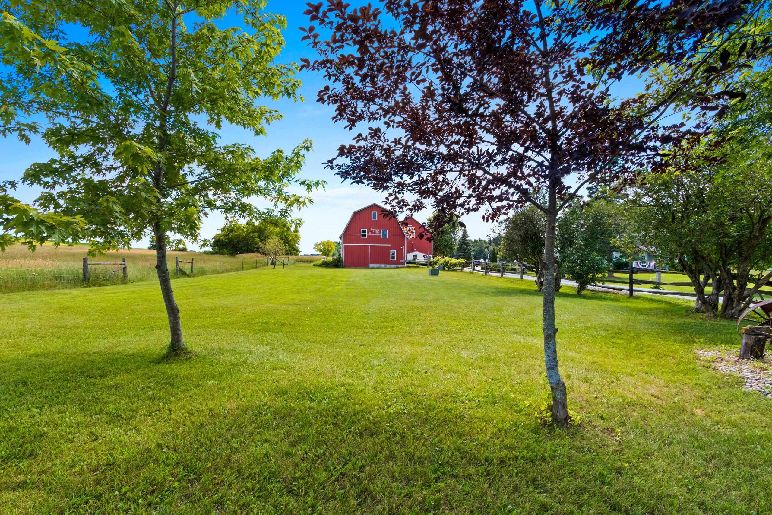 Shawano, Wisconsin 54166, United States, 3 Bedrooms Bedrooms, ,2 BathroomsBathrooms,Residential,Pending,51404