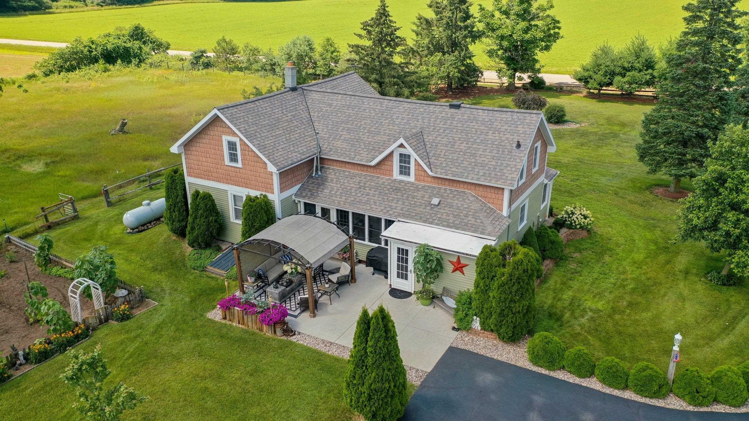 Shawano, Wisconsin 54166, United States, 3 Bedrooms Bedrooms, ,2 BathroomsBathrooms,Residential,Pending,51404