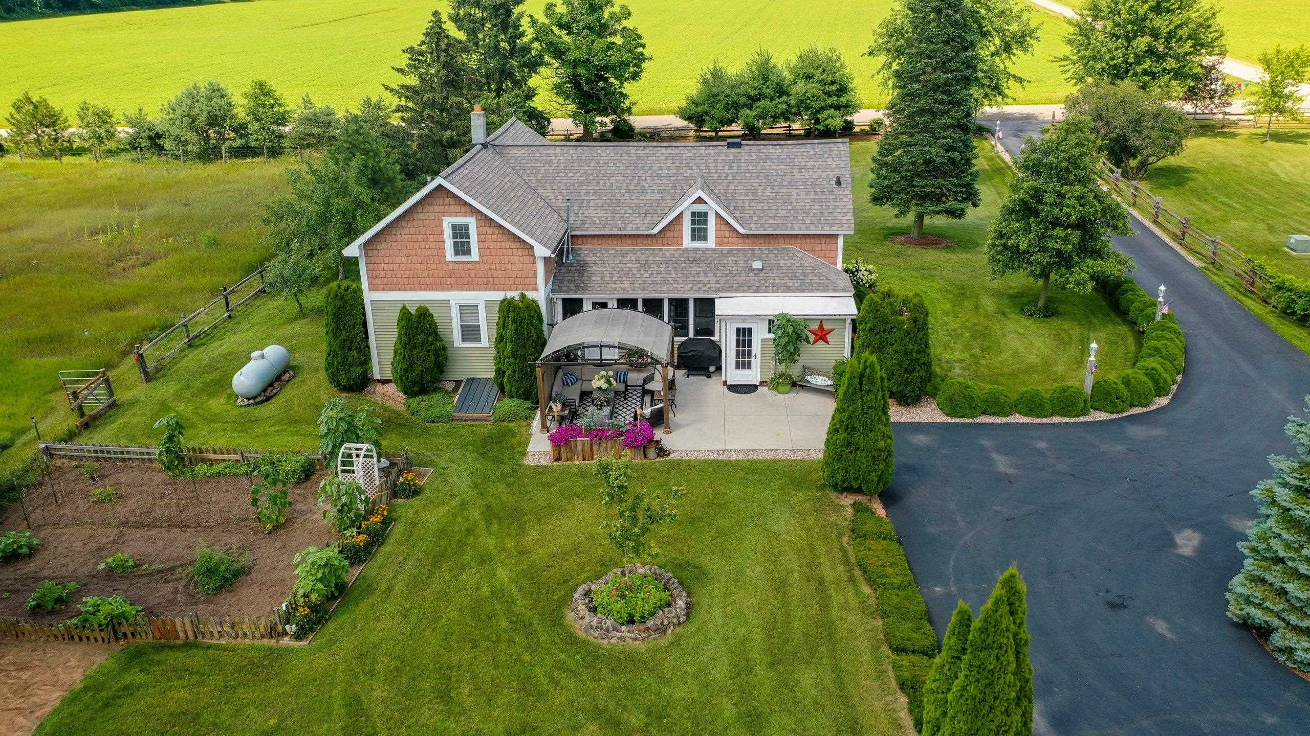 Shawano, Wisconsin 54166, United States, 3 Bedrooms Bedrooms, ,2 BathroomsBathrooms,Residential,Pending,51404