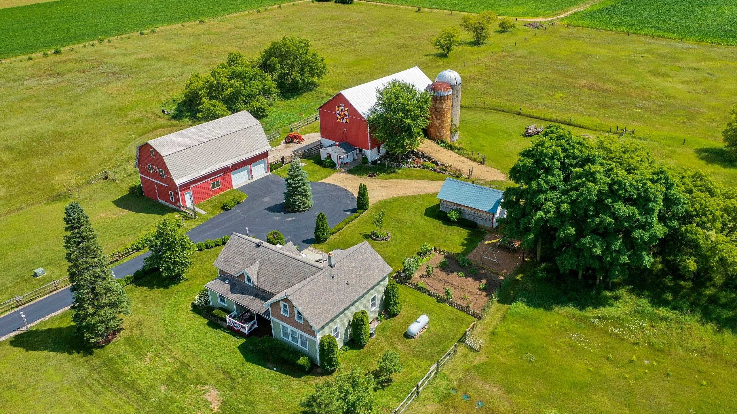 Shawano, Wisconsin 54166, United States, 3 Bedrooms Bedrooms, ,2 BathroomsBathrooms,Residential,Pending,51404