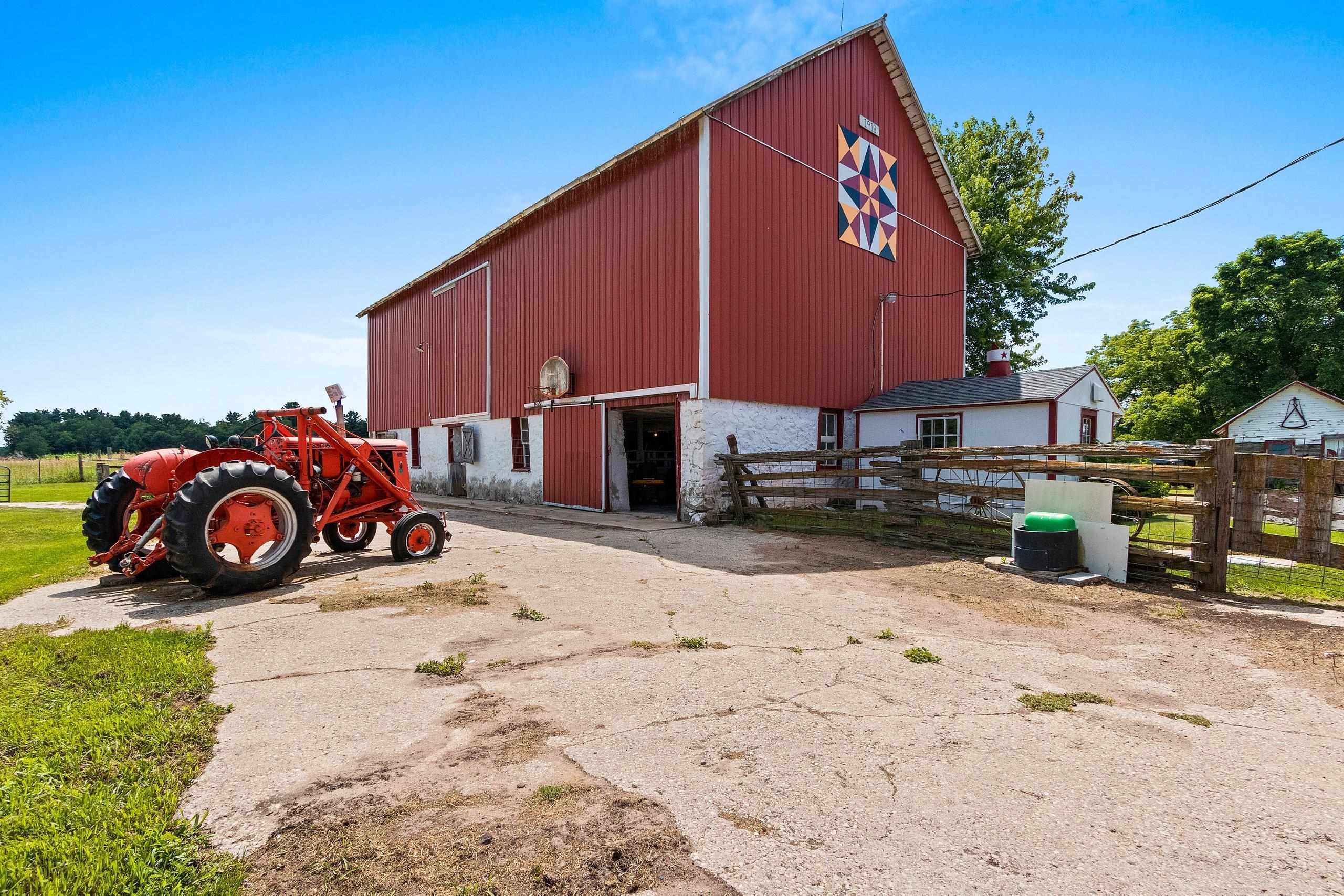 Shawano, Wisconsin 54166, United States, 3 Bedrooms Bedrooms, ,2 BathroomsBathrooms,Residential,Pending,51404