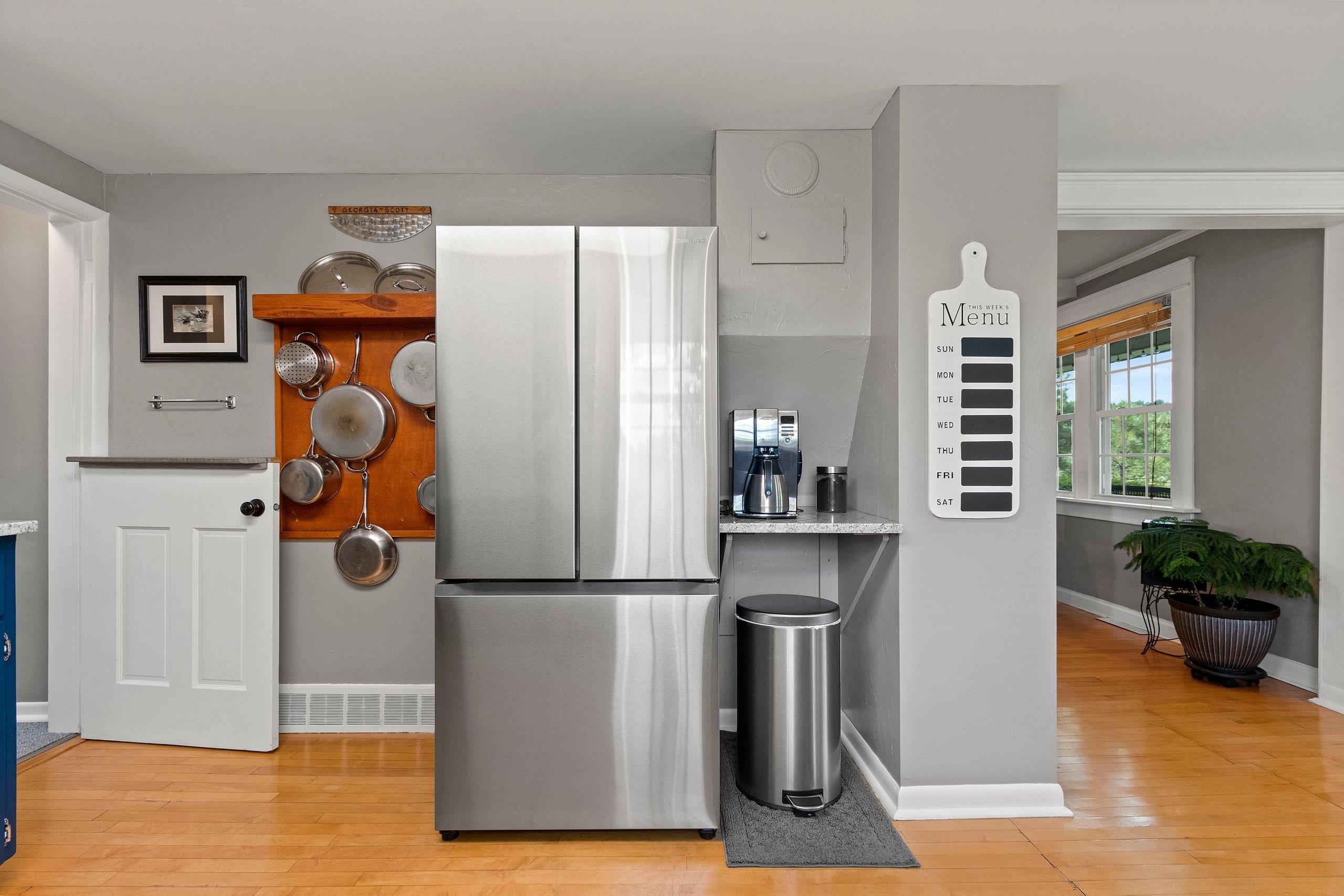 Shawano, Wisconsin 54166, United States, 3 Bedrooms Bedrooms, ,2 BathroomsBathrooms,Residential,Pending,51404