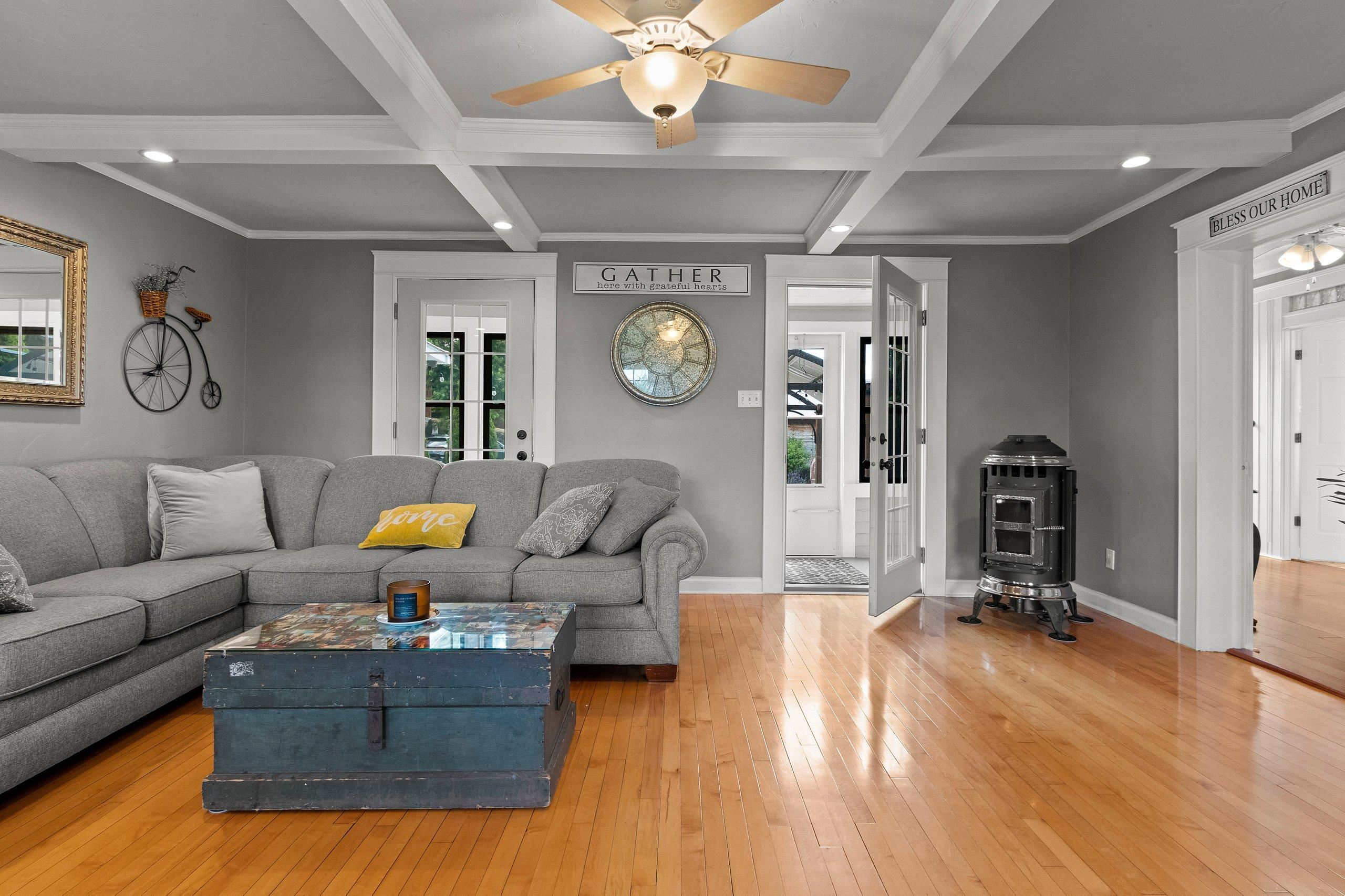 Shawano, Wisconsin 54166, United States, 3 Bedrooms Bedrooms, ,2 BathroomsBathrooms,Residential,Pending,51404