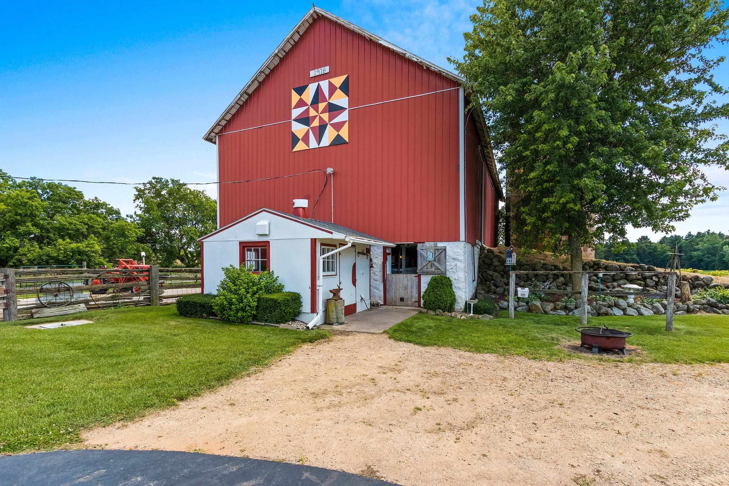 Shawano, Wisconsin 54166, United States, 3 Bedrooms Bedrooms, ,2 BathroomsBathrooms,Residential,Pending,51404