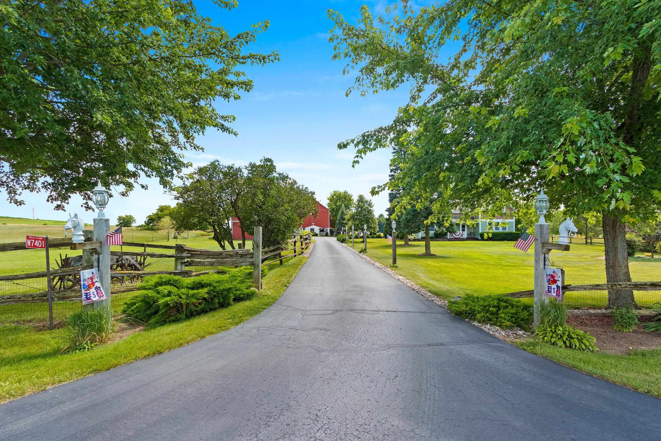 Shawano, Wisconsin 54166, United States, 3 Bedrooms Bedrooms, ,2 BathroomsBathrooms,Residential,Pending,51404