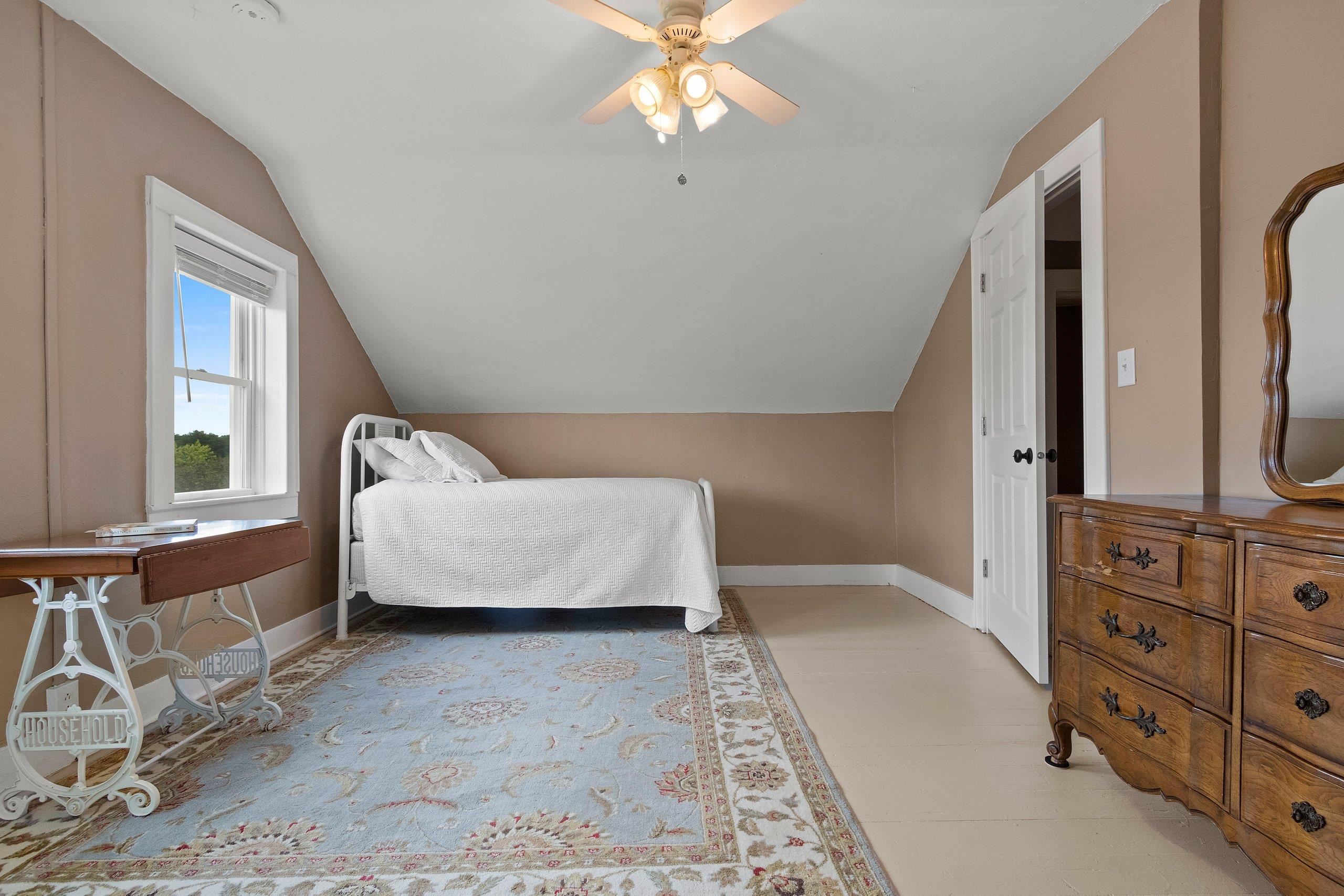 Shawano, Wisconsin 54166, United States, 3 Bedrooms Bedrooms, ,2 BathroomsBathrooms,Residential,Pending,51404