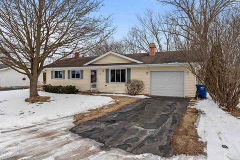 336 MCKINLEY Avenue OMRO WI 54963