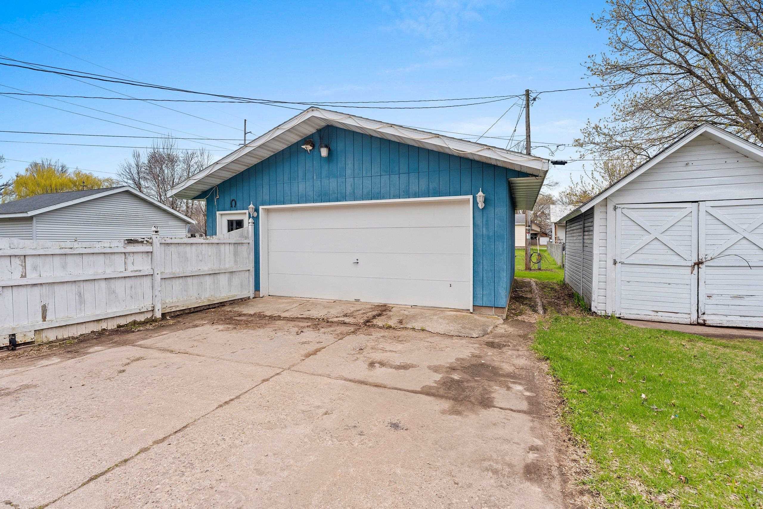 Shawano, Wisconsin 54166, United States, 3 Bedrooms Bedrooms, ,2 BathroomsBathrooms,Residential,Active,123379