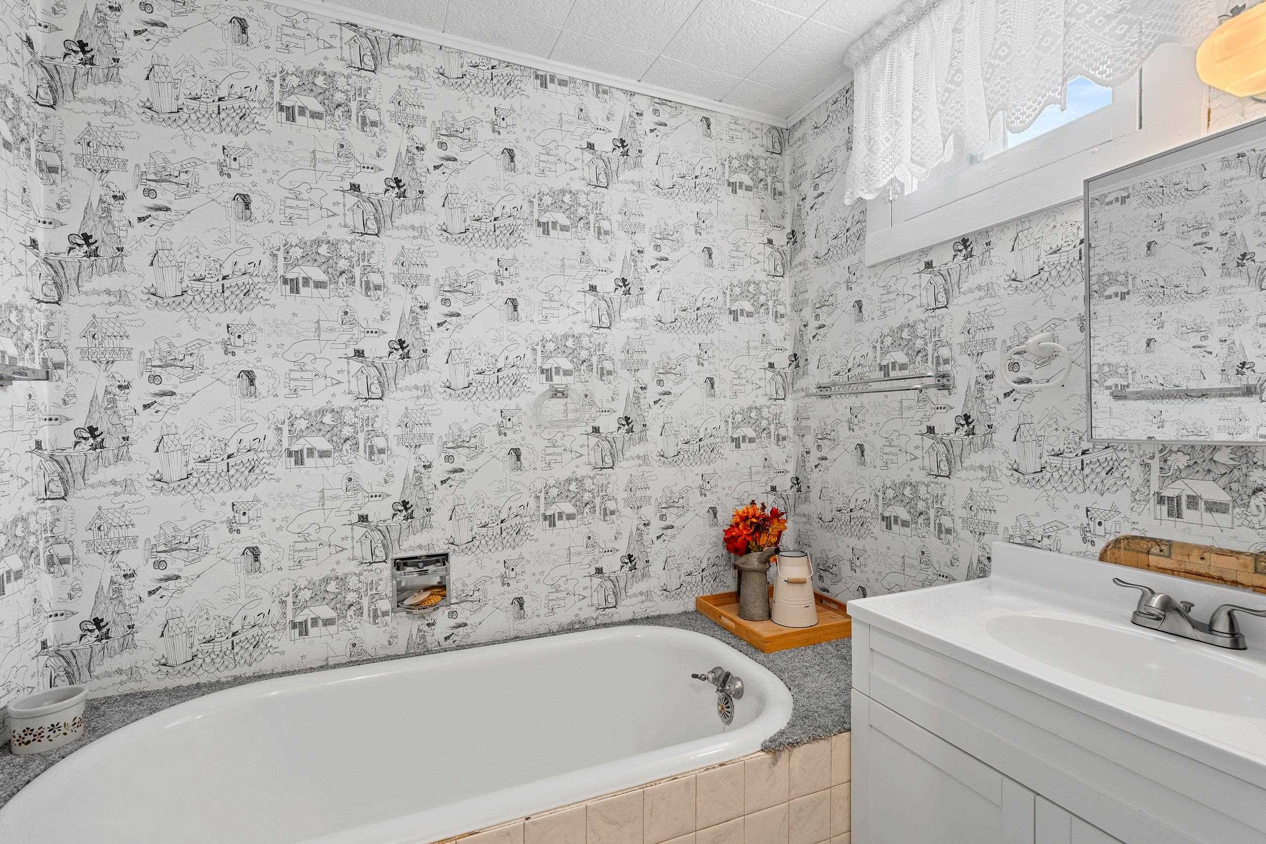 Shawano, Wisconsin 54166, United States, 3 Bedrooms Bedrooms, ,2 BathroomsBathrooms,Residential,Active,123379