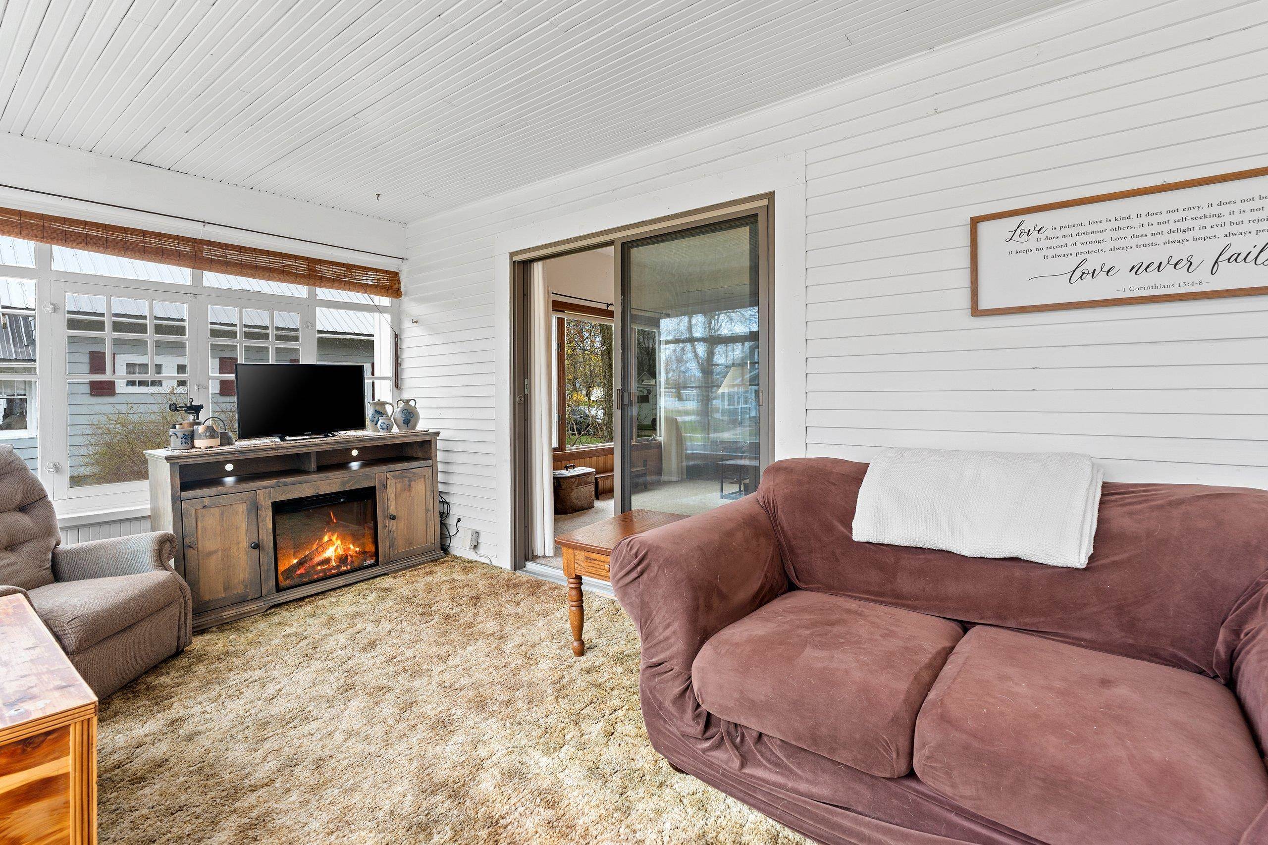 Shawano, Wisconsin 54166, United States, 3 Bedrooms Bedrooms, ,2 BathroomsBathrooms,Residential,Active,123379