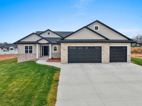 Photo of 2652 CHAMBERS Crossing, SUAMICO, WI 54313 (MLS # 50318738)