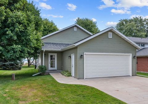 Photo of N8273 COTTAGE Drive, FOND DU LAC, WI 54937 (MLS # 50314449)