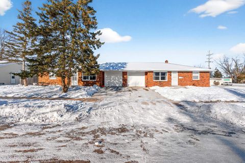 Photo of 804 W LINDBERGH Street, APPLETON, WI 54914 (MLS # 50319051)