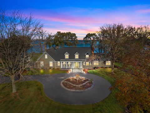 Photo of 104 LIMEKILN Drive, NEENAH, WI 54952 (MLS # 50318235)