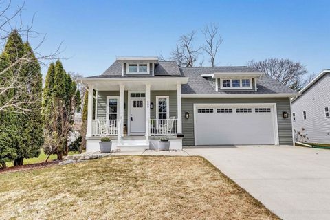 Photo of 509 N ERIE Street, DE PERE, WI 54115 (MLS # 50323199)