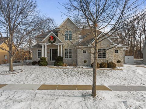 Photo of 657 HIDEAWAY Court, COMBINED LOCKS, WI 54113 (MLS # 50323033)