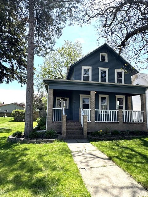 Photo of 1341 W 2ND Street, APPLETON, WI 54914 (MLS # 50327414)